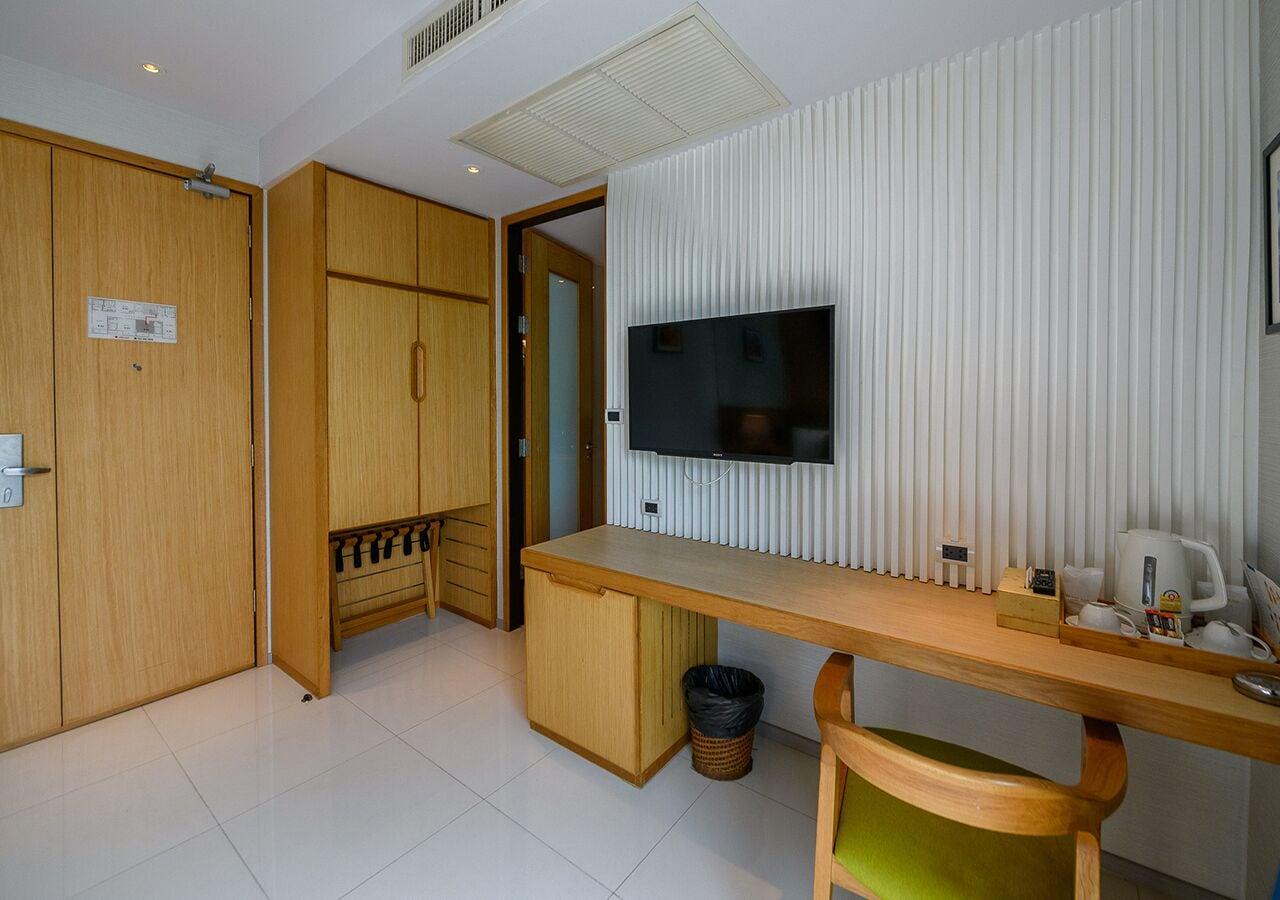 Deep Blue Z10 Hotel Pattaya Bagian luar foto