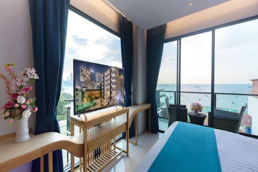 Deep Blue Z10 Hotel Pattaya Bagian luar foto