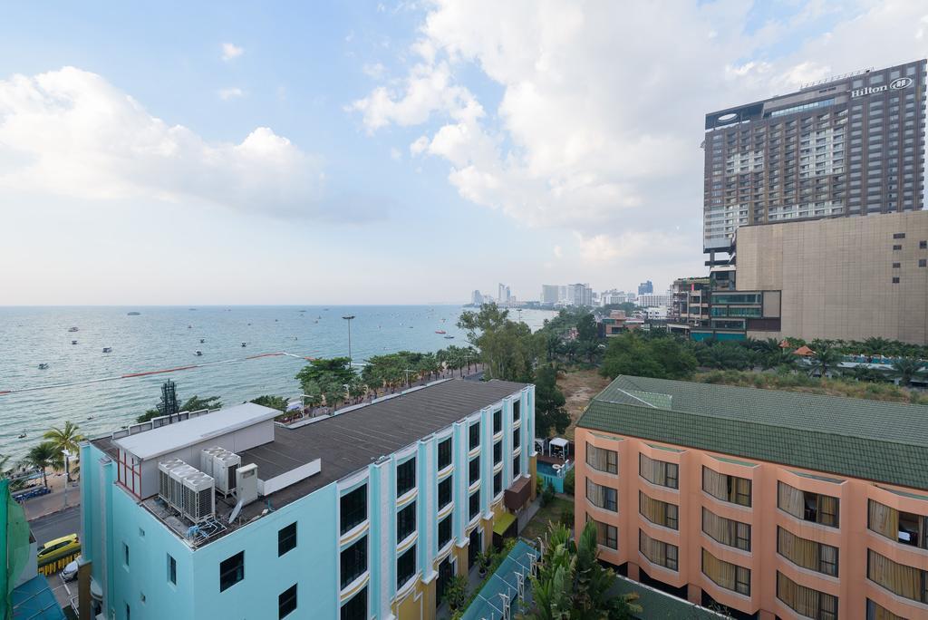 Deep Blue Z10 Hotel Pattaya Bagian luar foto
