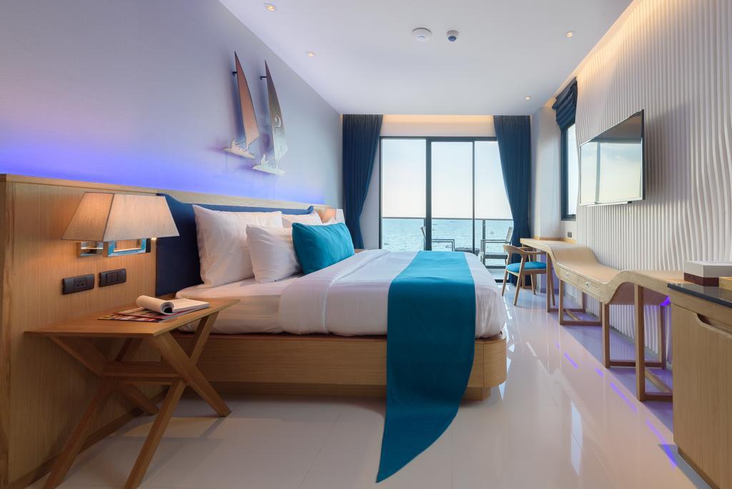 Deep Blue Z10 Hotel Pattaya Bagian luar foto