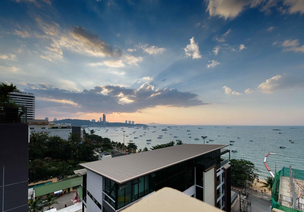 Deep Blue Z10 Hotel Pattaya Bagian luar foto