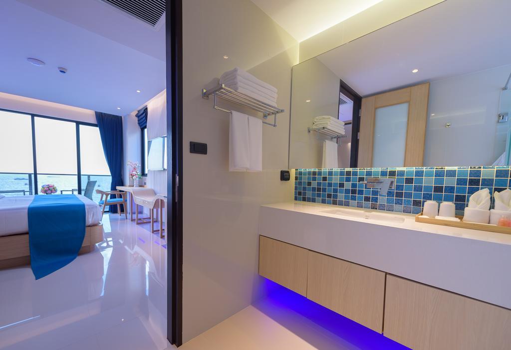 Deep Blue Z10 Hotel Pattaya Bagian luar foto