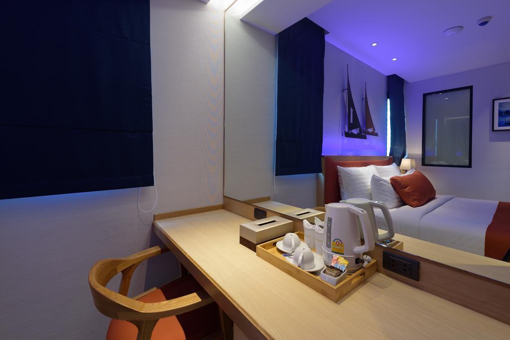 Deep Blue Z10 Hotel Pattaya Bagian luar foto