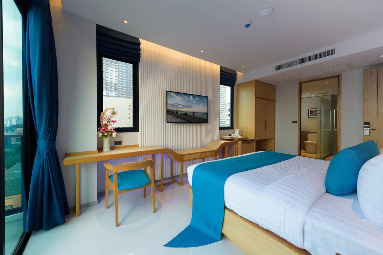 Deep Blue Z10 Hotel Pattaya Bagian luar foto