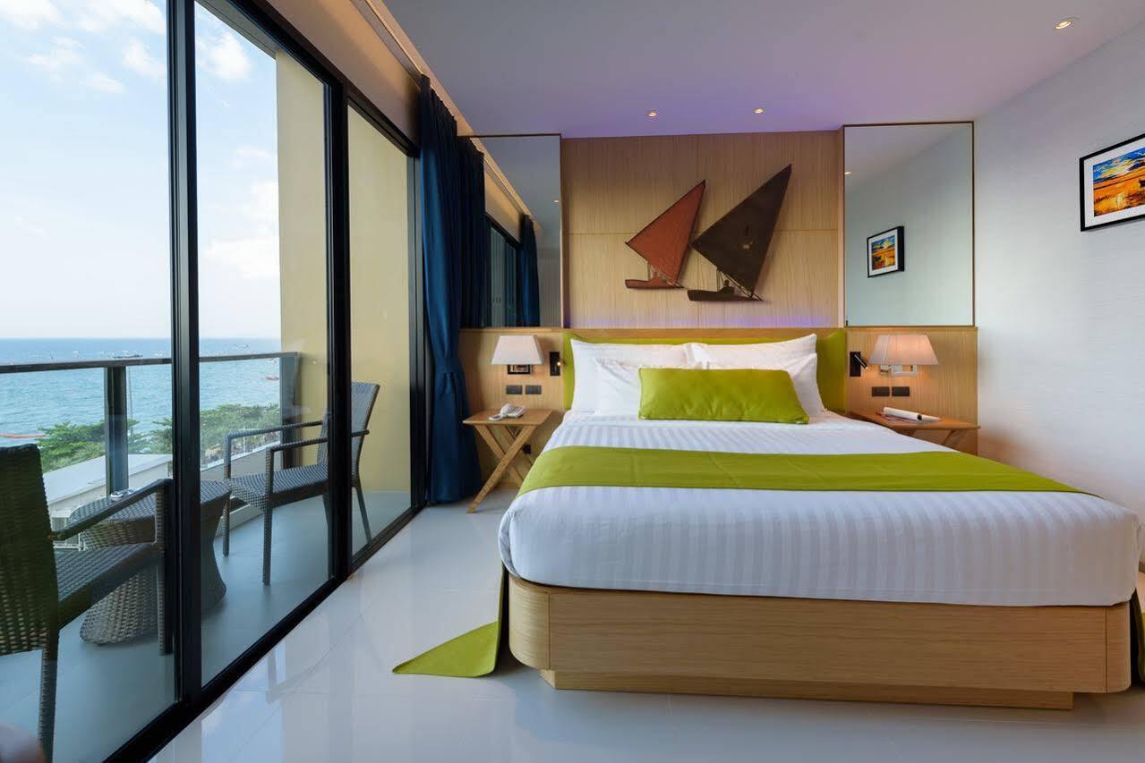 Deep Blue Z10 Hotel Pattaya Bagian luar foto